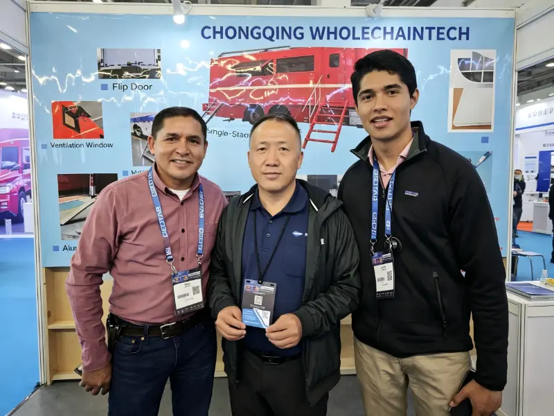 تقدم شركة Whole Chain Tech حلول تجهيز الشاحنات في معرض ExpoTransporte ANPACT 2025